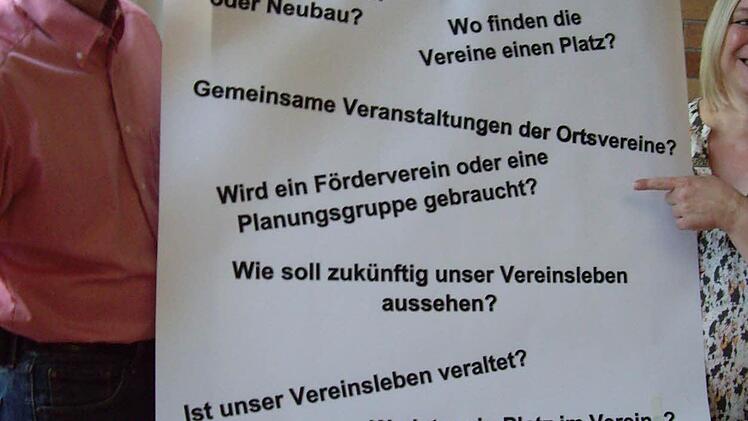 Bei einer Einwohnerversammlung Ende September wurde auch für den Erhalt des Schulgebäudes gekämpft. Foto: Doris Weidner (Archiv)