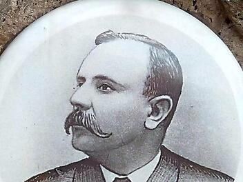 Der Dichter und Sänger Edmund Stubenrauch aus Hellingen  Foto: sn
