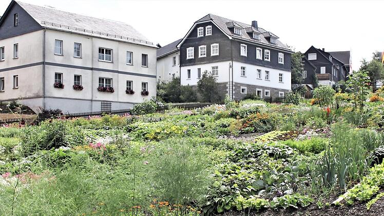 Junge Menschen sind heimatverbunden und wollen sich eine Existenz aufbauen. Es fehlen aber Bauplätze. Jetzt soll Abhilfe geschaffen werden, allerdings sind auch die Eigentümer gefordert, Flächen für eine Bebauung zur Verfügung zu stellen.  Foto: Veronika Schadeck