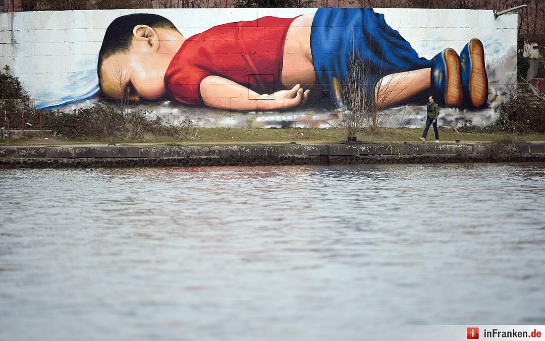 Aylan Kurdi als Graffiti in Frankfurt