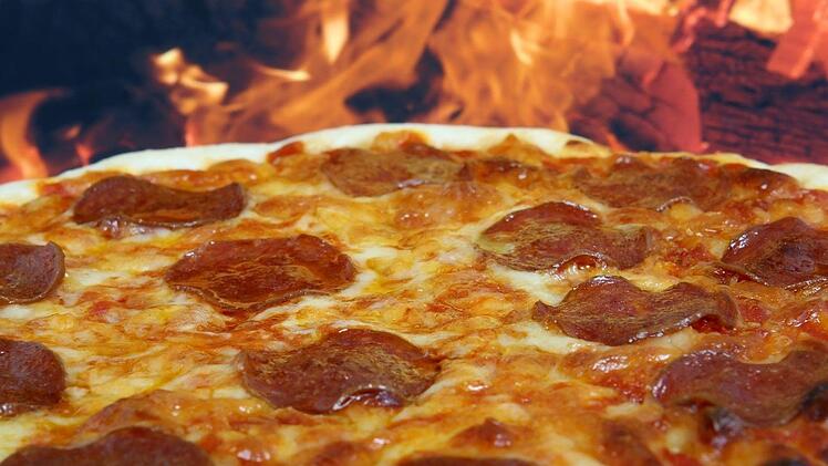 Student vergisst Pizza im Backofen und löst damit Feuerwehreinsatz aus