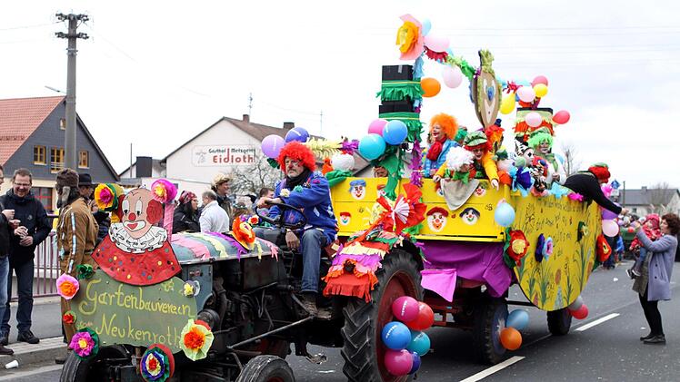 Faschingsumzug in Neukenroth. Foto: Michael Wunder