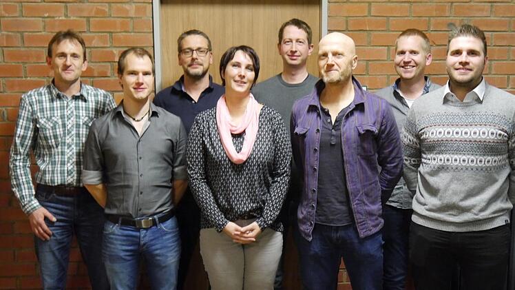 Neun Kandidaten zur Wahl des Gemeinderates im Markt Schondra hat die Freie Wählergemeinschaft Schönderling  nominiert: (von links) Jochen Henz, Bastian Markert, Sebastian Karollus, Alexandra Neuland, Dominik Greifensteiner, Stefan Schaab, Andreas Müller und Maximilian Schuhmann. Es fehlt: Andreas Martin.  Foto: Oswald Türbl