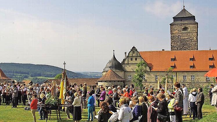 Der dritte Altar wurde von der Kolpingfamilie Kronach gestaltet.  Fotos: Sonja Adam