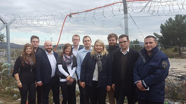 Die Junge Union Kronach besuchte unter anderem das Transitzentrum Vinojug an der Grenze zu Idomeni (Griechenland). Oesterlein erhofft sich von solchen Reisen wichtige Eindrücke für Beruf und Politik. Foto: privat