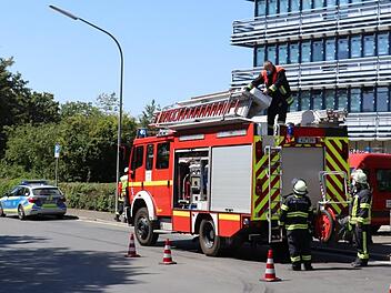 Unter anderem auch vor dem Max-Rubner-Institut hatten die Rettungskräfte Aufstellung genommen. Foto: Katrin Geyer