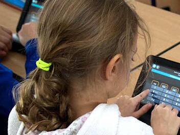 Europaweit werden Tablets mehr und mehr in Grundschulen eingesetzt. In Bayern gibt es derzeit erst 20 Grundschulen mit schuleigenen Tablet-Klassensätzen.  Foto: snappet