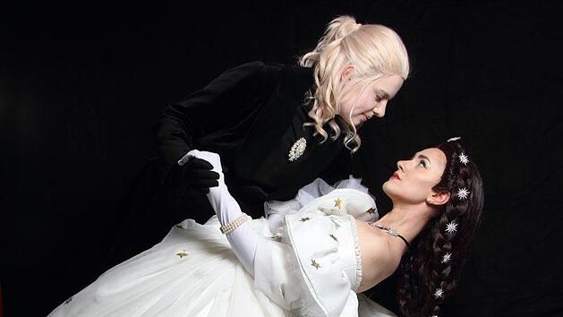 Hier ist Hedwig Diekemper  als Kaisern Elisabeth aus dem gleichnamigen Musical verkleidet. Foto: Maximum Contrast Photography
