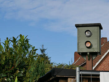 Eine Blitzer-Attrappe sorgte im Kreis Bamberg für einige gefährliche Bremsmanöver. Blitzer, Blitzerattrappe