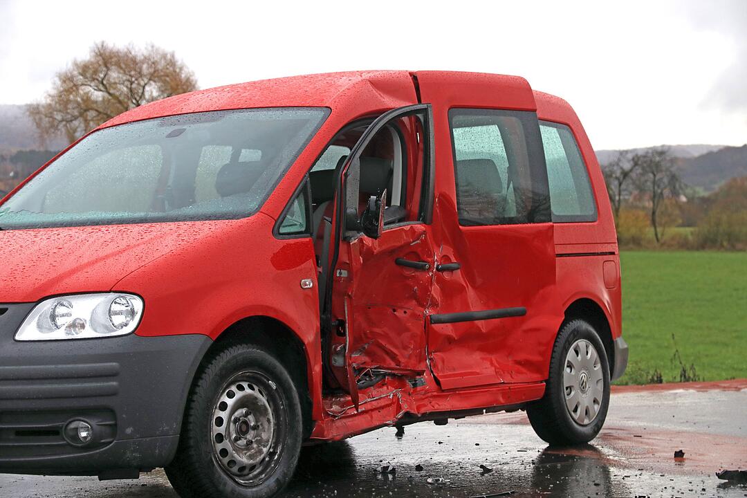 Mehrere Verletzte bei Unfall auf B470