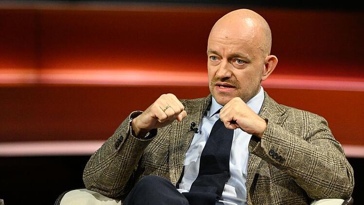 Journalist Marc Felix Serrao reagierte &uuml;berrascht auf die schwammigen Aussagen von Hubertus Heil: "Ein Dementi klingt anders."