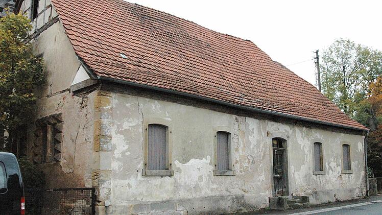 Die alte Schlossmühle an der Hauptstraße vor dem Schloss ist sehr sanierungsbedürftig und steht unter Denkmalschutz. Foto: Schmidt
