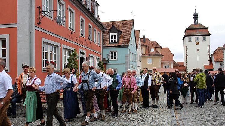 Die Volkstanzgruppe beim Kreiserntedankfest 2018 in Schlüsselfeld Evi Seeger