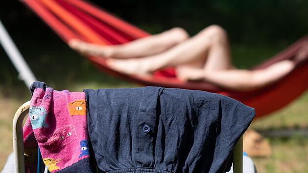 Nackt auf Balkon oder im Garten - ist das erlaubt?