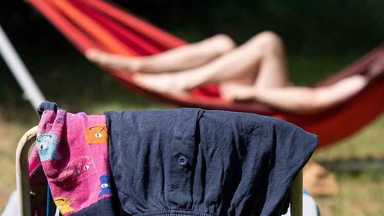 Nackt auf Balkon oder im Garten - ist das erlaubt?