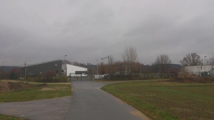Die Zufahrt zur Kläranlage bei Trunstadt