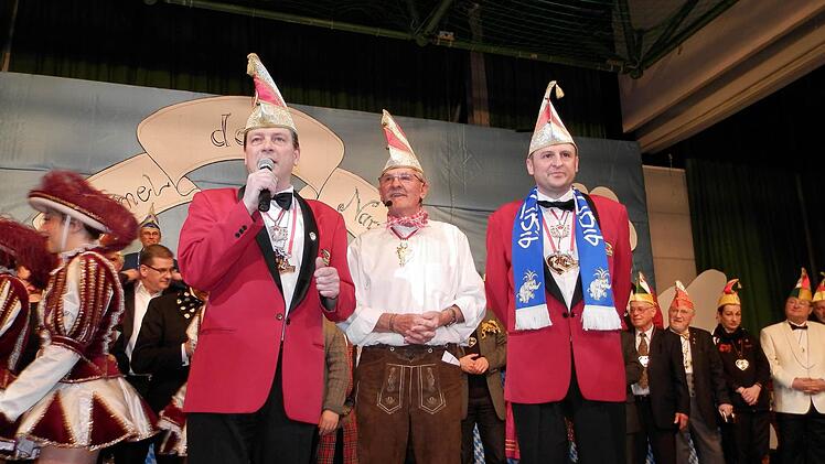 Marcus Wicher, Fred Freund und sein Sohn Stefan Freund führten durch den Faschingsabend. Fotos: Rainer Fritsch