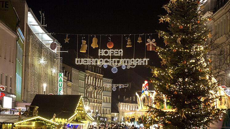 Weihnachtsmarkt in Hof er&ouml;ffnet: 2019 lockt die Stadt wieder Weihnachtsfans an. Mit dabei sind viele Highlights, auch aus dem vergangenen Jahr. Foto: Stadt Hof
