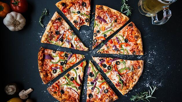 Die perfekte Steinofen-Pizza gibt es nur beim Lieblingsitaliener. Wir sagen, das stimmt nicht. Willst du wissen, wie deine Pizza zuhause knusprig lecker wird?