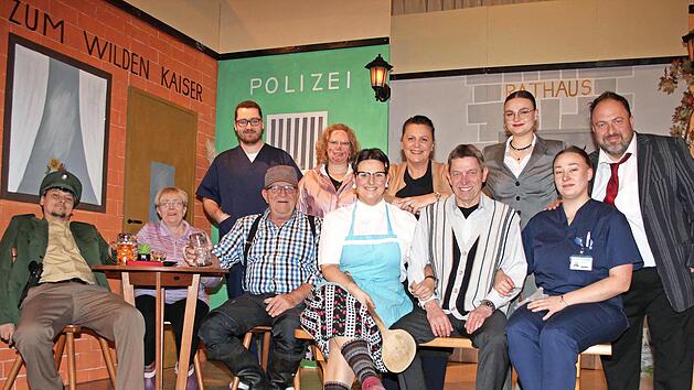 Die Theatergruppe des TSV Unterlauter gab mit dem St&uuml;ck &bdquo;An der Lauter ist der Teufel los&ldquo; wieder einmal eine perfekte Visitenkarte ihrer Kunst ab. Das St&uuml;ck setzten in Szene: Patrick G&ouml;tz, Petra Friedel, Tobias Geiger, Ulrich Scholz, Kerstin Kron...