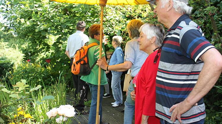 Hunderte Besucher nutzten am Sonntag das Angebot des Kreisverbands für Gartenbau, hinter die Pforten von sieben Gärten in Bad Rodach und Meeder zu blicken. Foto: Henning Schuster