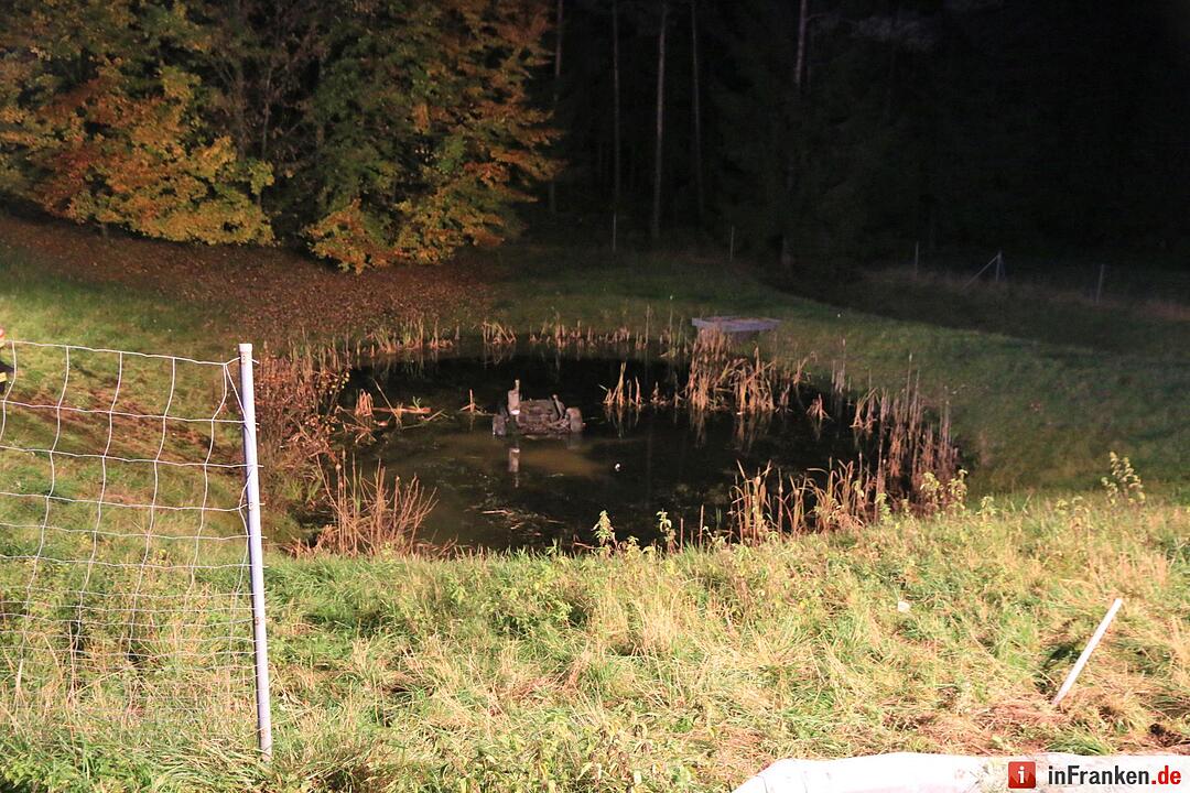 Schwerer Unfall A70: Auto landet bei Stadelhofen im Weiher