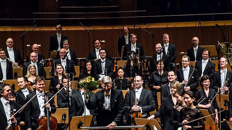 Umjubelter Ehrendirigent: Herbert BlomstedtFoto: Jochen Berger