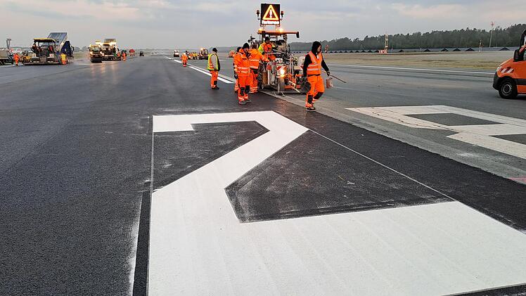 Pistensanierung am Flughafen N&uuml;rnberg beendet - "umfangreiche Arbeiten"