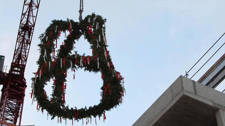 Der Kran wird aber in den nächsten Wochen schon abgebaut.