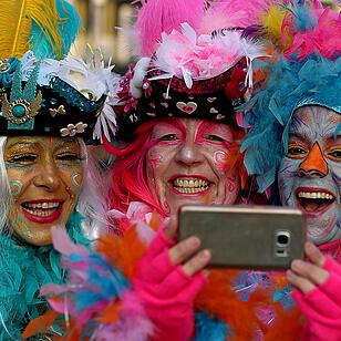 Weiberfastnacht in Köln
