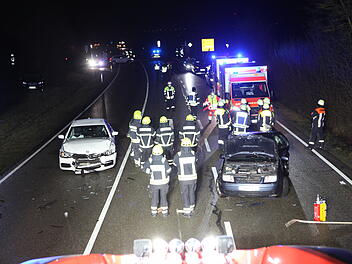 B13 bei Ansbach: Mann verursacht zwei Unf&auml;lle hintereinander - zwei Schwerverletzte