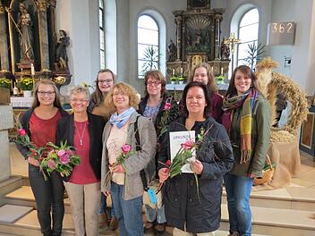 Die guten Geister der katholischen Pfarrbücherei in Riedenberg (von links): Elisabeth Statt, Hildegard Fröhlich, Helena Statt, Hildegard Sulzer, Daniela Gibian, Tanja Nüchter, Maike Schaab und Martina Schneider. Foto: Evelyn Schneider