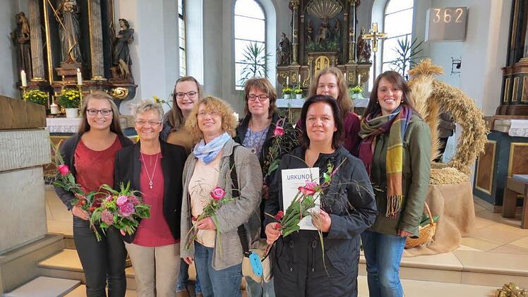 Die guten Geister der katholischen Pfarrbücherei in Riedenberg (von links): Elisabeth Statt, Hildegard Fröhlich, Helena Statt, Hildegard Sulzer, Daniela Gibian, Tanja Nüchter, Maike Schaab und Martina Schneider. Foto: Evelyn Schneider