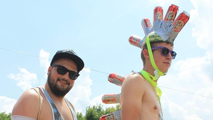 Outfits aus Dosenbier - ein Klassiker bei RIP. Foto: Dominic Buckreus