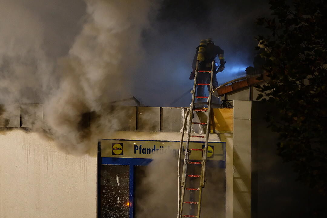 Nürnberg: Lidl brennt
