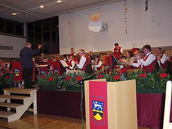 Der Musikverein Steinberg begeisterte am Samstagabend  des dritten Adventswochenende bei seinem Weihnachtskonzert unter Leitung von Martin Müller. Foto: Heike Schülein