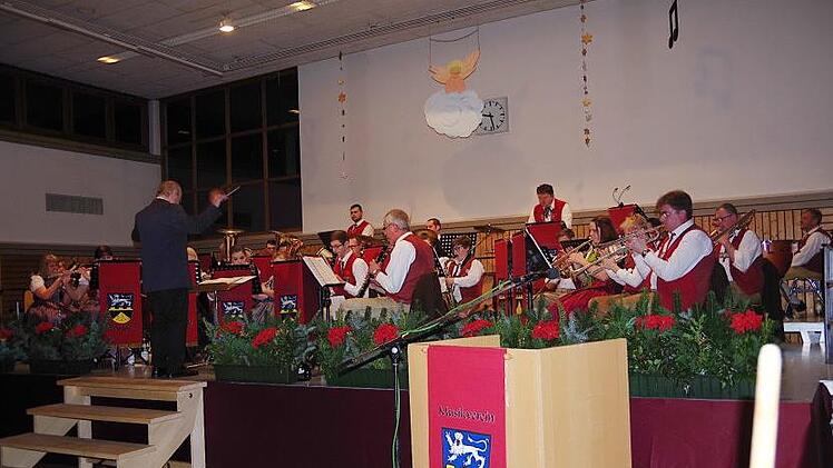 Der Musikverein Steinberg begeisterte am Samstagabend  des dritten Adventswochenende bei seinem Weihnachtskonzert unter Leitung von Martin Müller. Foto: Heike Schülein