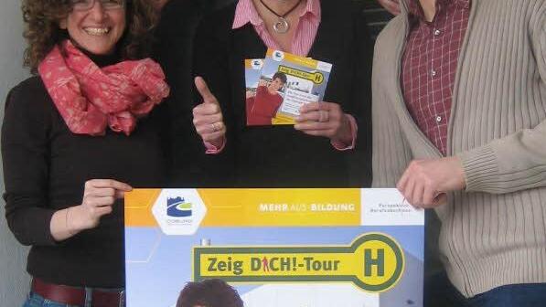 Corinna Benzel (links) mit den Unterstützern der "Zeig Dich!"-Tour.