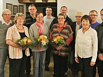 Ehrungen standen im Mittelpunkt bei der Jahresversammlung der Wsserwacht in Ebern.Geehrt wurden (von links): Harry Bohl, Ruth Metter, Jochen Zürl, Monika Bohl, Stefan Lutter, Erika Biegler, Patrick Hanus, Kreisvorsitzende Petra Schmitt, Irmgard Morgenroth, Waldemar Lutter, Ortsvorsitzender Andreas Einwag, Thomas Meisner und Jürgen Käßer. Foto: privat Foto: privat