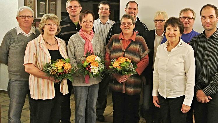 Ehrungen standen im Mittelpunkt bei der Jahresversammlung der Wsserwacht in Ebern.Geehrt wurden (von links): Harry Bohl, Ruth Metter, Jochen Zürl, Monika Bohl, Stefan Lutter, Erika Biegler, Patrick Hanus, Kreisvorsitzende Petra Schmitt, Irmgard Morgenroth, Waldemar Lutter, Ortsvorsitzender Andreas Einwag, Thomas Meisner und Jürgen Käßer. Foto: privat Foto: privat