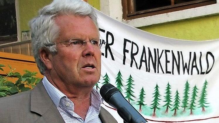 Ludwig von Lerchenfeld, der Erste Vorsitzende des neuen Vereins "Unser Frankenwald" bei der Gründungsversammlung Foto: Veronika Schadeck