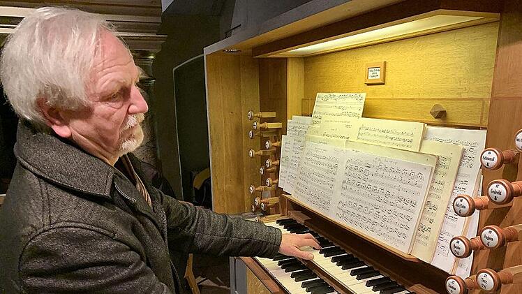 Heiner Beyer hat auch mit 74 Jahren noch nicht den Schwung und die Liebe zur Musik verloren. Fotos: Sonny Adam