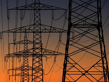 Bis vor kurzem konnten Hinweise, Anregungen und Kritik für die geplante Fulda-Main-Leitung eingereicht werden. Viele Kommunen im westlichen Landkreis Bad Kissingen taten das. Foto: Patrick Seeger/dpa