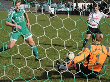 Alarmstufe Rot vor dem Ramsthaler Tor im Spiel gegen den TSV Bad Königshofen (2:0). Foto: Hopf