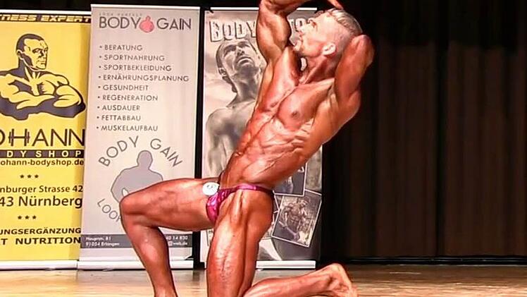 Gegen starke Konkurrenz konnte sich Michael Schirmer bei der Bayerischen Meisterschaft im Bodybuilding durchsetzen.  Fotos: Body-Xtreme.de