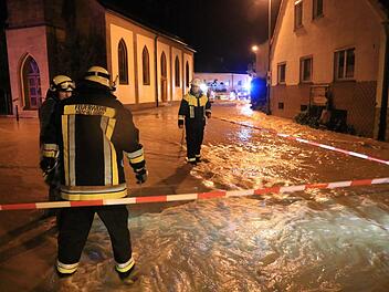 Unwetter haben die Nacht auf Samstag über Franken gewütet. Besonders schwer ist der Landkreis Bamberg betroffen. Foto: NEWS5 / Merzbach