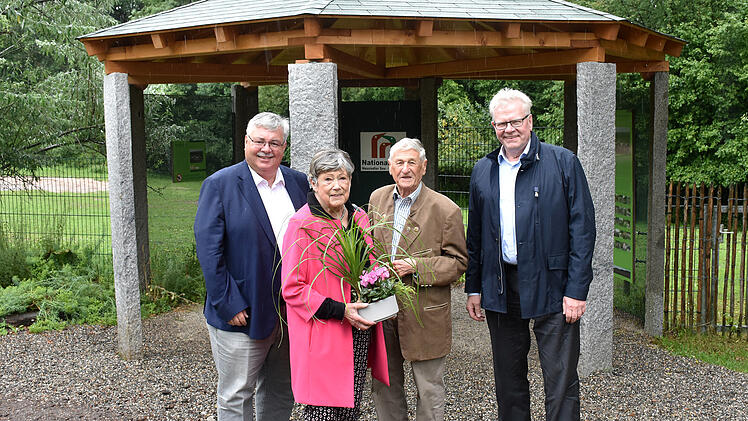Bayreuth: F&uuml;r die G&auml;ste des Tierparks R&ouml;hrensee - Familie spendet gro&szlig;z&uuml;gigen Betrag
