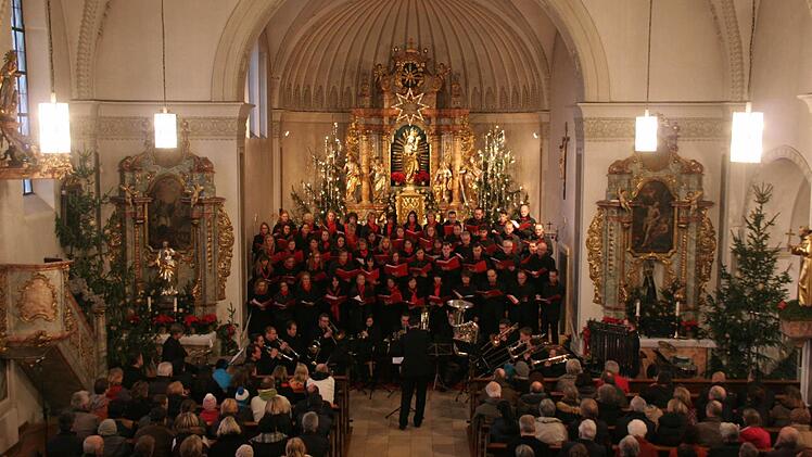 Eindrucksvolles Ambiente: das Gotteshaus in Langensendelbach