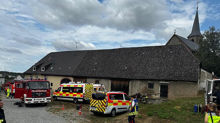 Waldbrunn: Großalarm wegen Explosion - Rettungsdienst und Feuerwehr rückten an