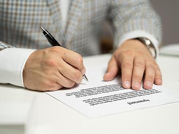 Vertr&auml;ge und Abos nach dem Tod eines Angeh&ouml;rigen k&uuml;ndigen &ndash; darauf solltest du achten.